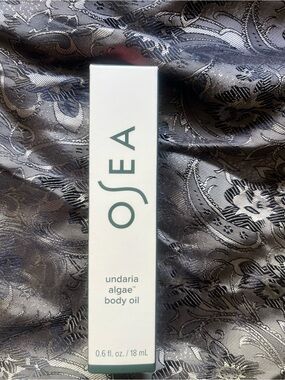 OSEA Undaria Algae Body Oil — Hydrating Body Oil in White